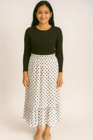 Rok Panjang Putih Polkadot Kecil Bertingkat