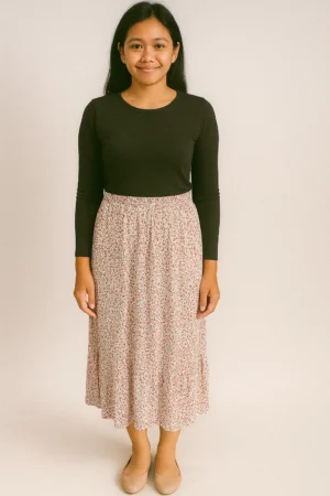 Rok Plisket Cream Motif Bunga Kecil Merah