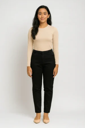 Celana panjang slim fit warna hitam