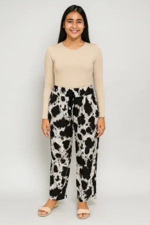 Celana Santai Motif Sapi Hitam Putih