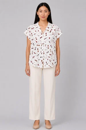 Kemeja Putih Motif Abstrak Santai